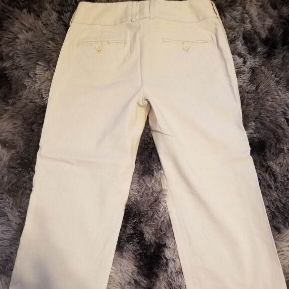 đ€ ExpressâLightweight CaprisâSizeâ4 - Picture 3 of 7